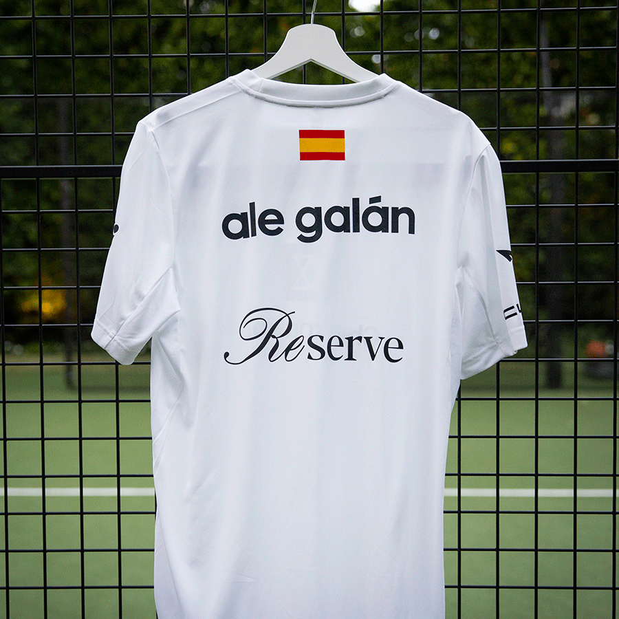 Adidas Ale Galan Tee wit - detail logo